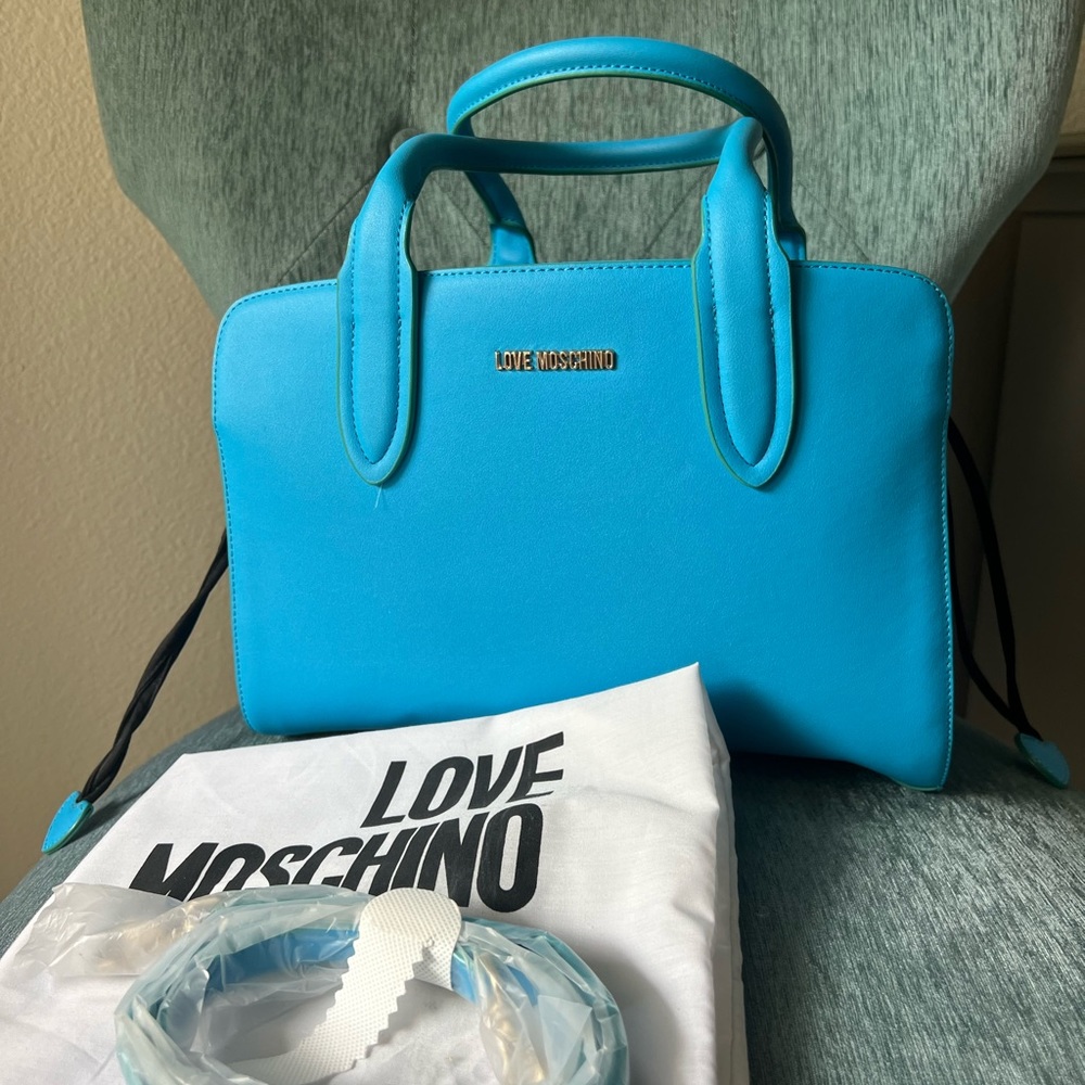 LOVE MOSCHINO handbag.New no tags